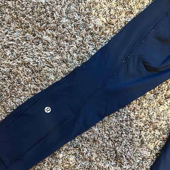 Lululemon Final Lap Crop 23” Leggings Navy Size 6 - Picture 8 of 10